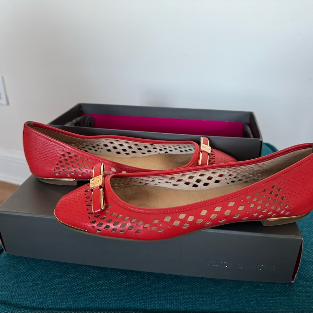 Women’s Vince Camuto coral red flats